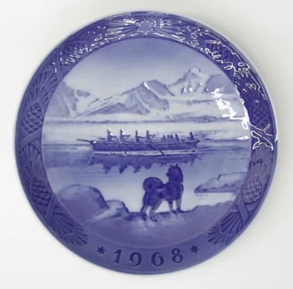 ROYAL COPENHAGEN Christmas Collectors Plate- 1968  The Last Umiak